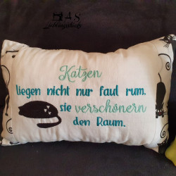 Stickdatei - Spruch "Katzen liegen nicht nur faul rum. Sie verschönern den Raum." Silhouette